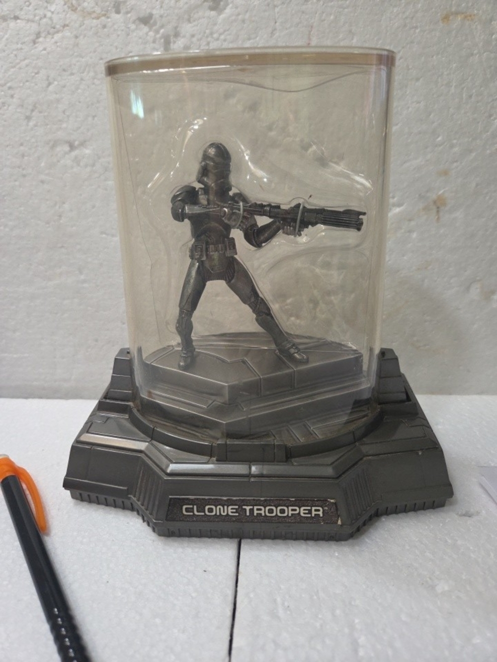 2005 HASBRO STAR WARS TITANIUM DUE CAST SERIES CLONE TROOPER/ PROTECTIVE CASE